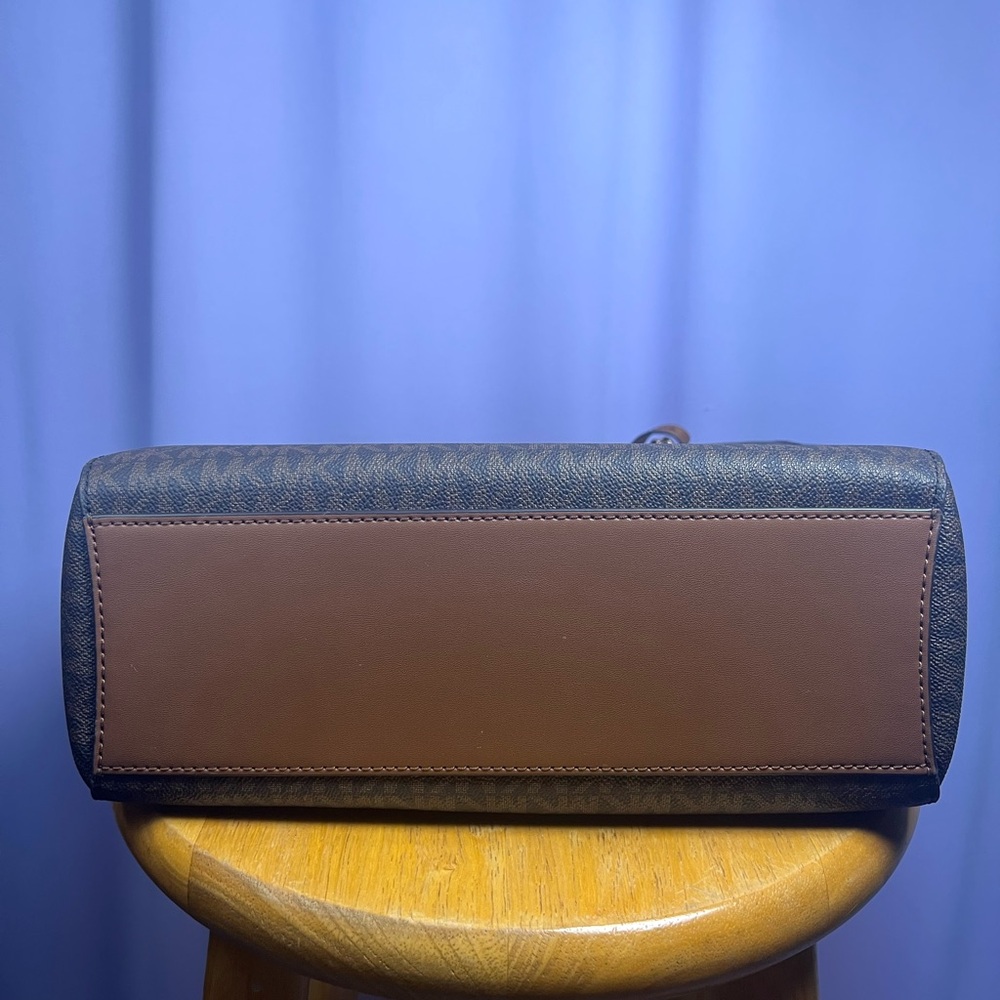 Michael Kors Brown Shoulder Bag - Picture 14 of 15